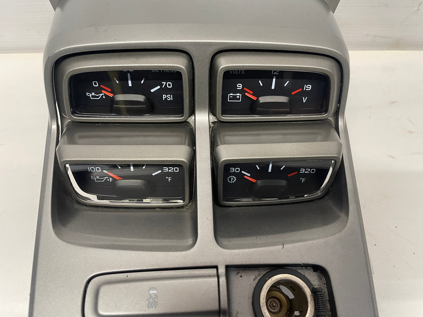 2013 Chevy Camaro 2SS Center Console Auxiliary Gauges Package OEM - Day's Parts Yard
