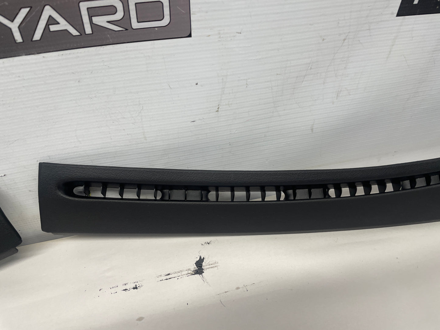 2004 Pontiac GTO RH & LH Dash Cowl Defrost Panels Vent Trim OEM - Day's Parts Yard