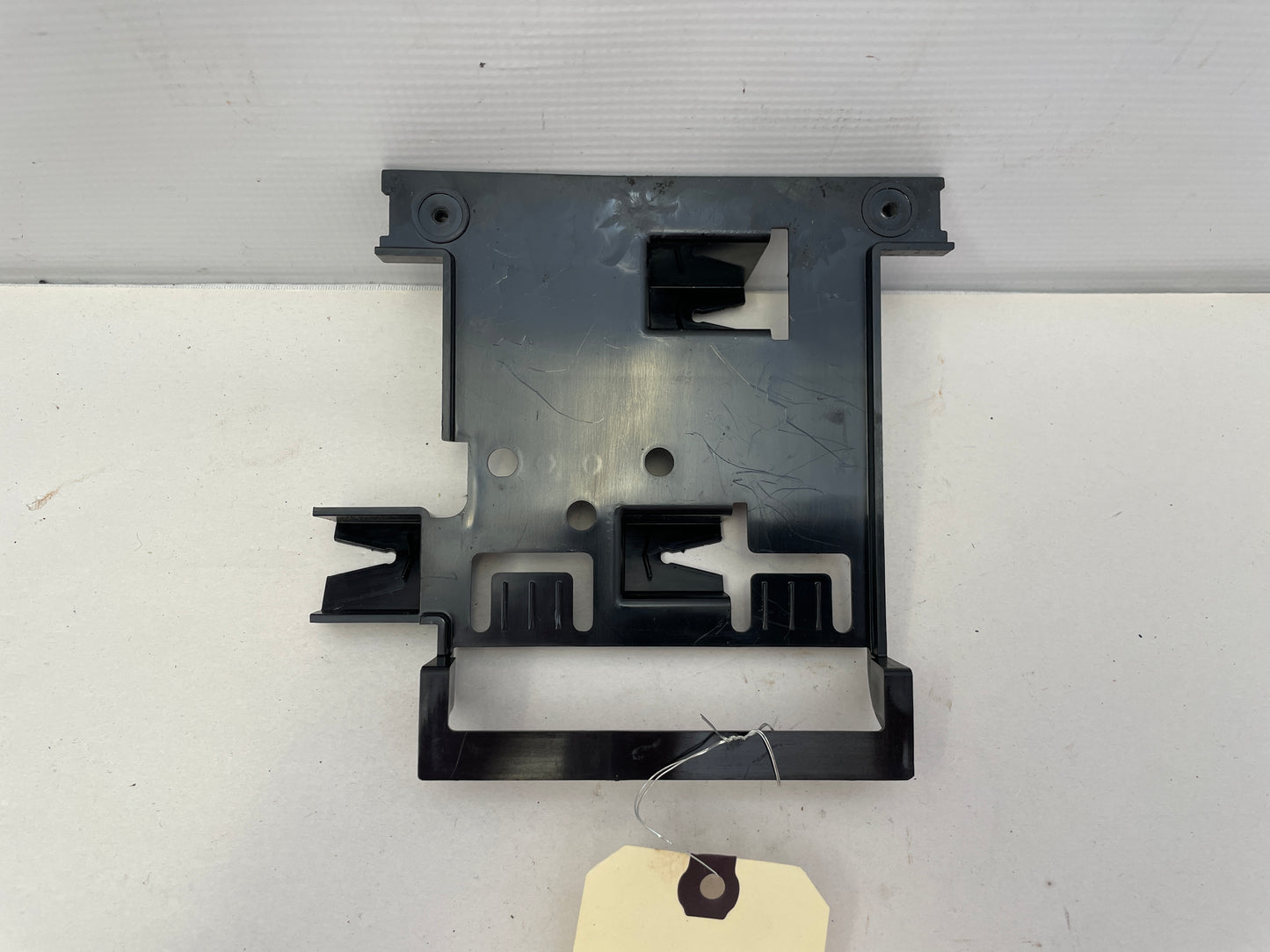 2014 Chevy SS Sedan LH Driver Memory Electronic Seat Control Module Bracket OEM - Day's Parts Yard