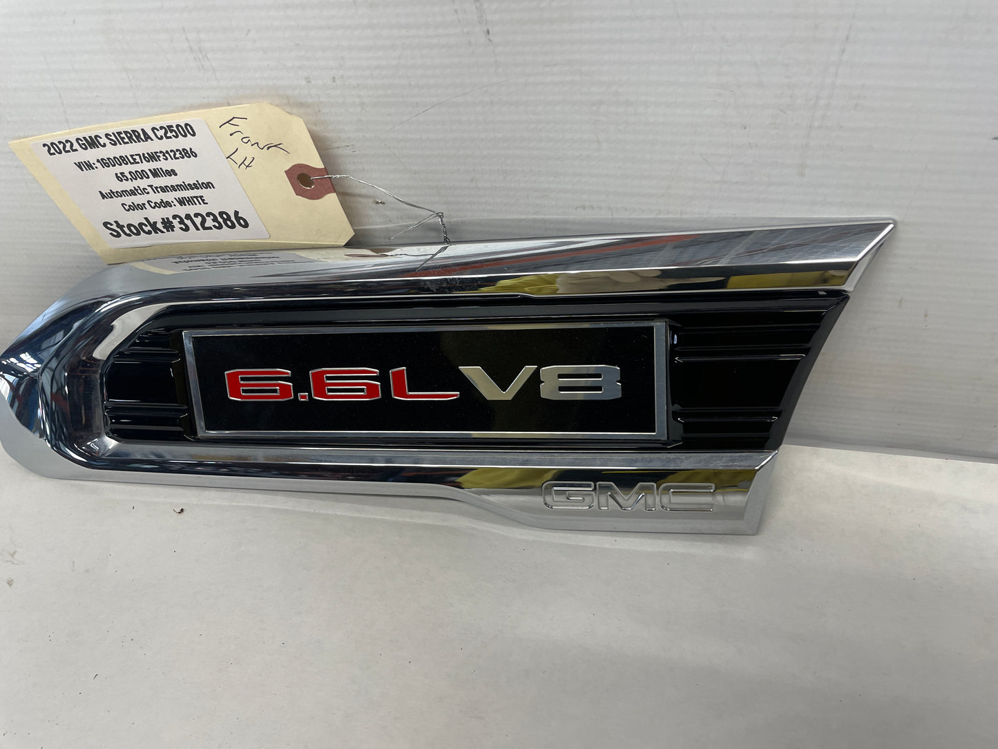 2022 GMC Sierra C2500 LH Driver Fender Vent 6.6L V8 Emblem OEM - Day's Parts Yard