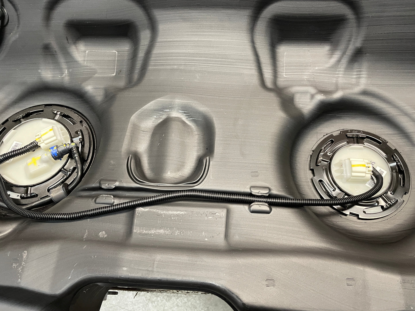 2013 Chevy Camaro ZL1 Complete Fuel Gas Tank w/ Charcoal Canister OEM - Day's Parts Yard
