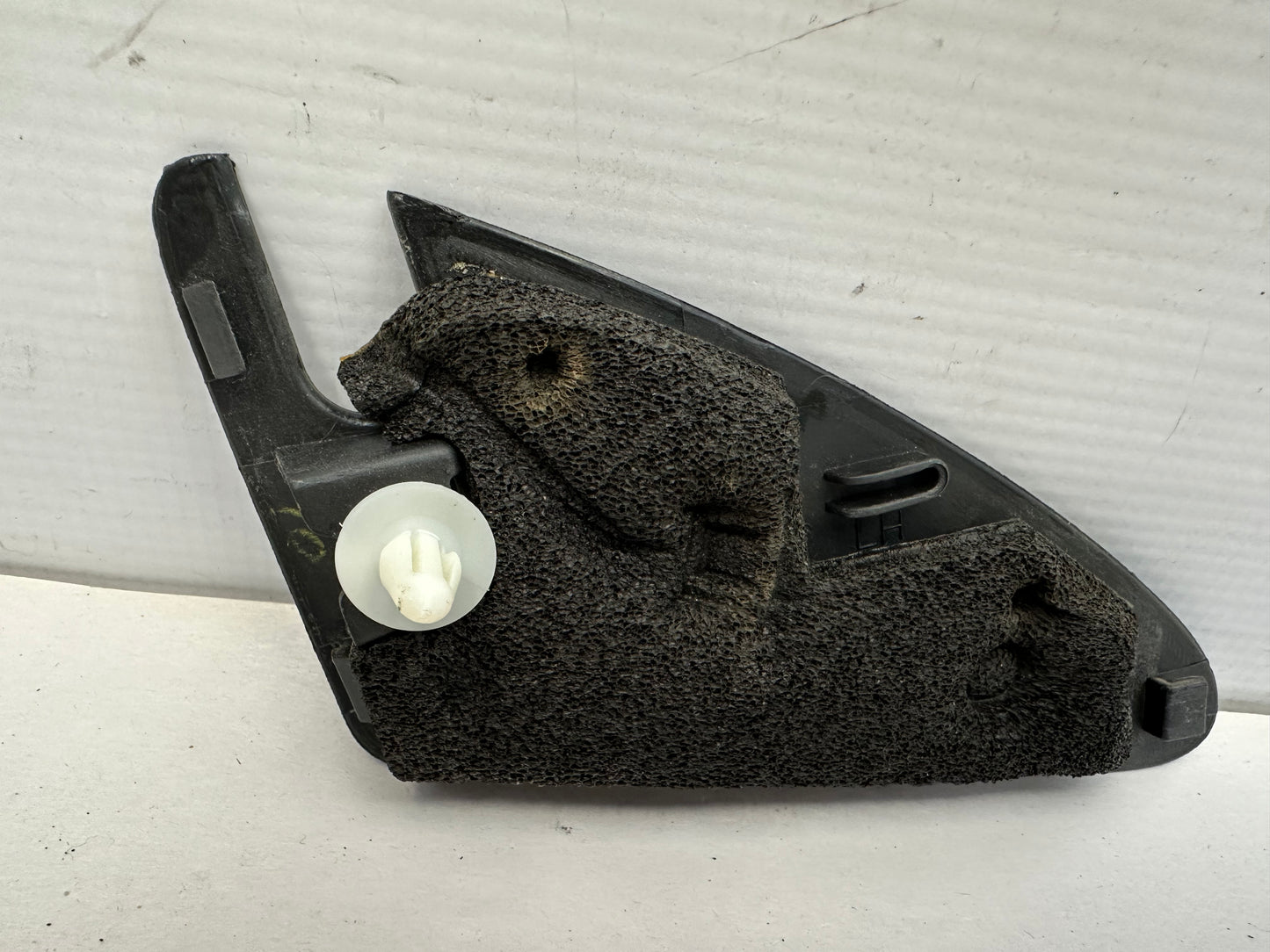 2008 Pontiac G8 GT LH Driver Interior Mirror Bolt Cover OEM - Day's Parts Yard