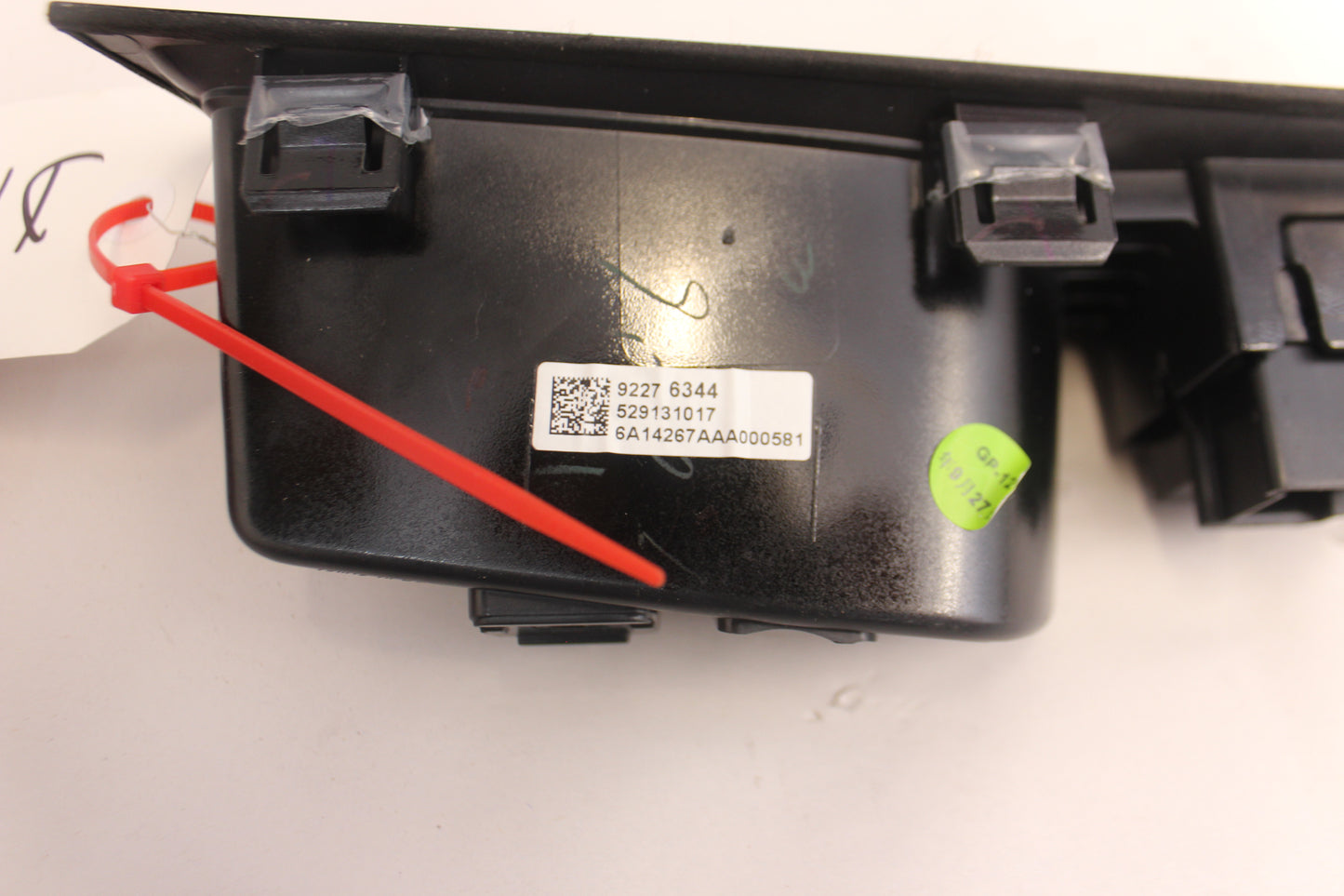 2015 Chevy SS Sedan Front RH Passenger Door Panel Window Switch & Bezel OEM - Day's Parts Yard