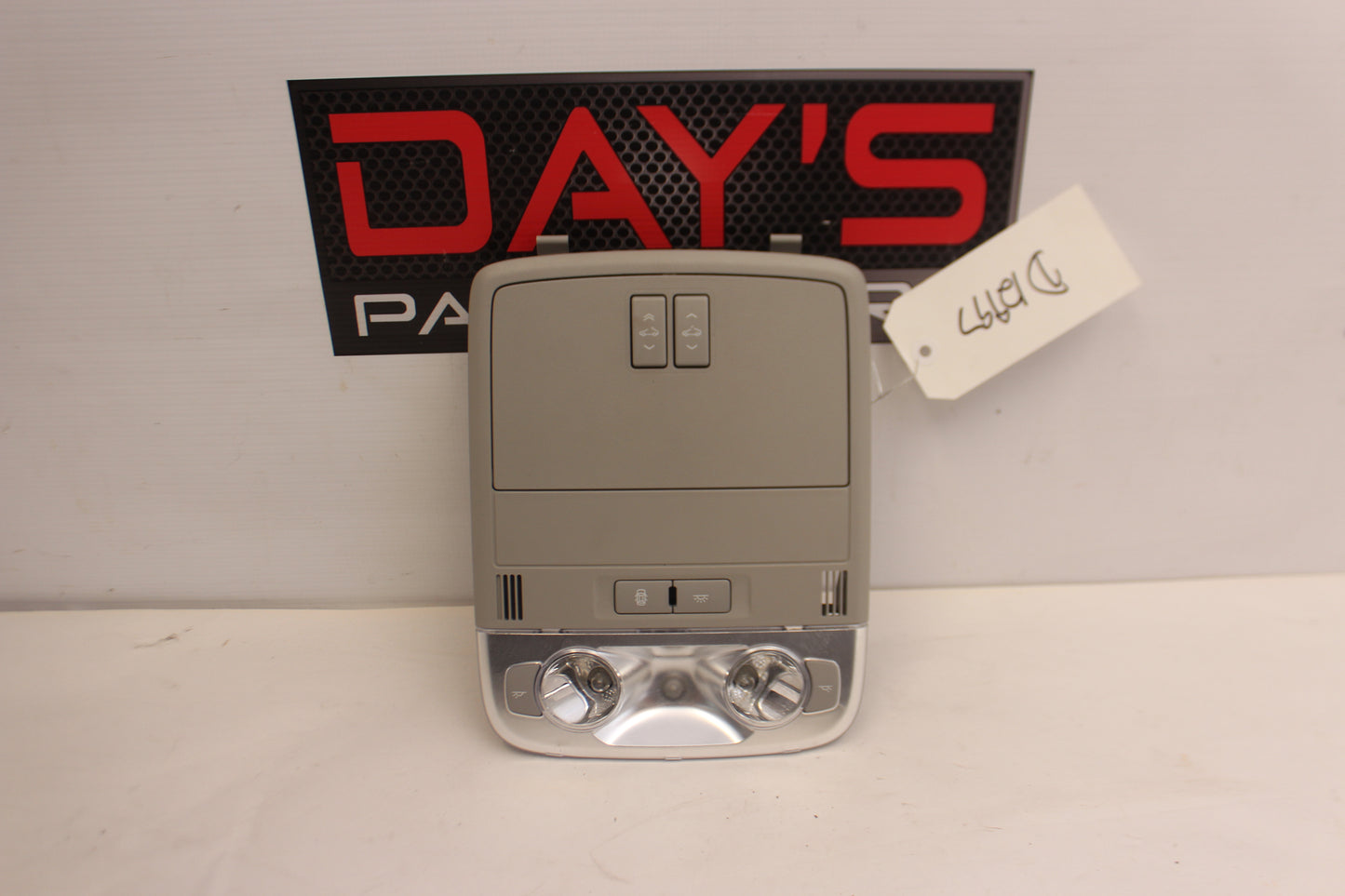 2015 Chevy SS Sedan Over Head Console Dome Light OEM - Day's Parts Yard