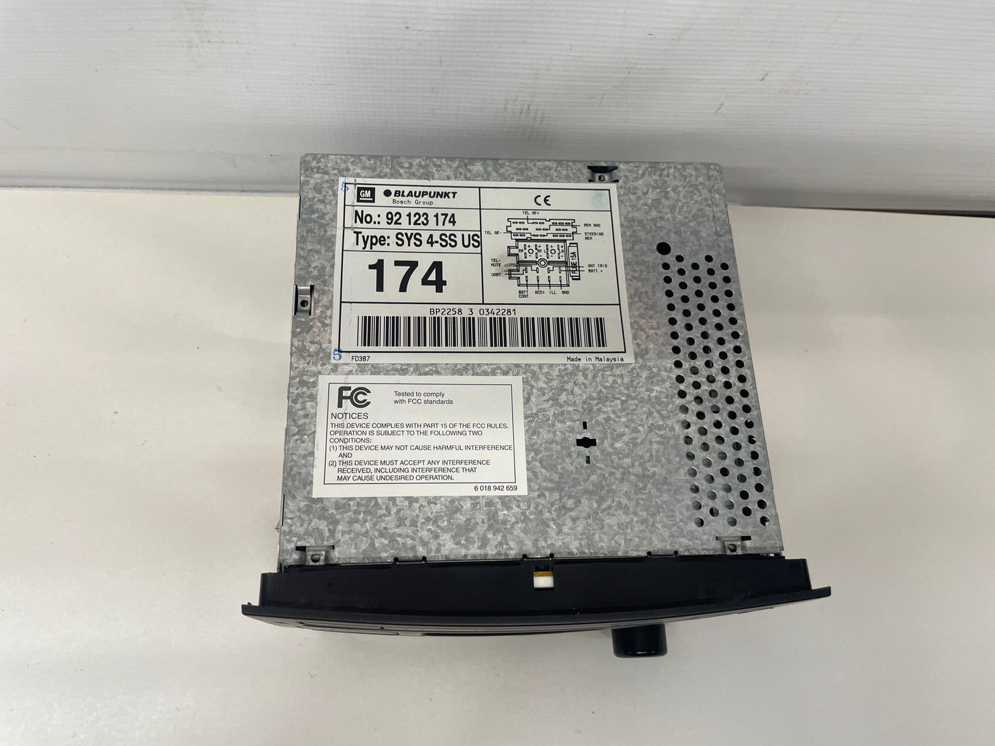 2004 Pontiac GTO Radio Stereo 6 Disk CD Changer Blaupunkt OEM - Day's Parts Yard
