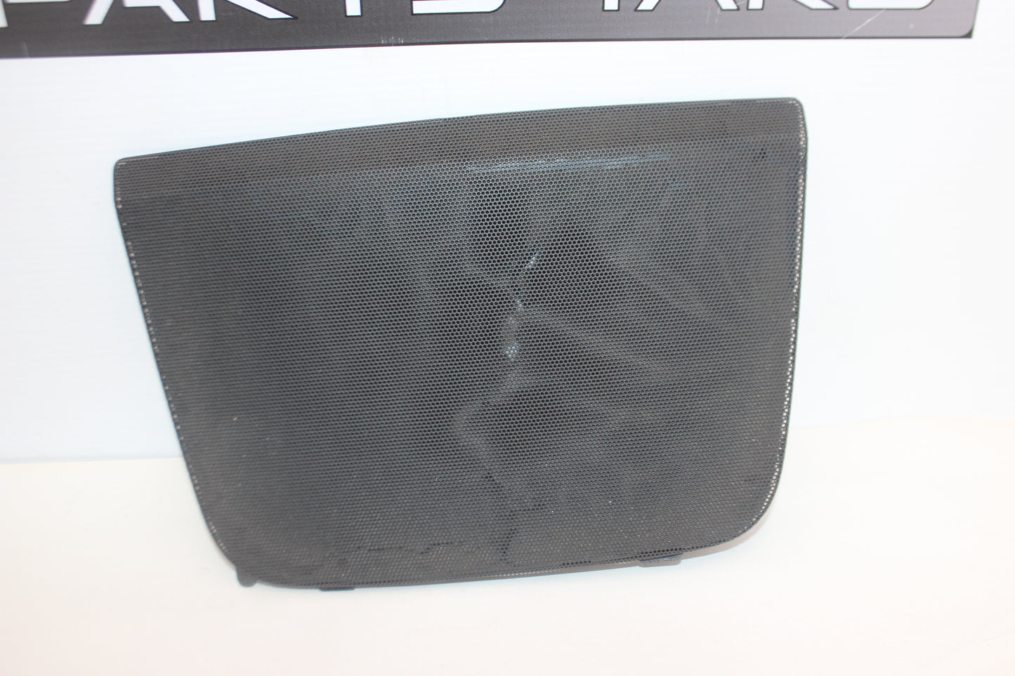 2009 Pontiac G8 GT Center Dash Speaker Cover Grille OEM - Day's Parts Yard