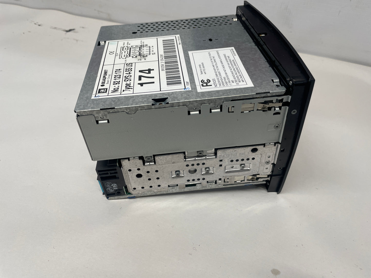 2004 Pontiac GTO Radio Stereo 6 Disk CD Changer Blaupunkt OEM - Day's Parts Yard