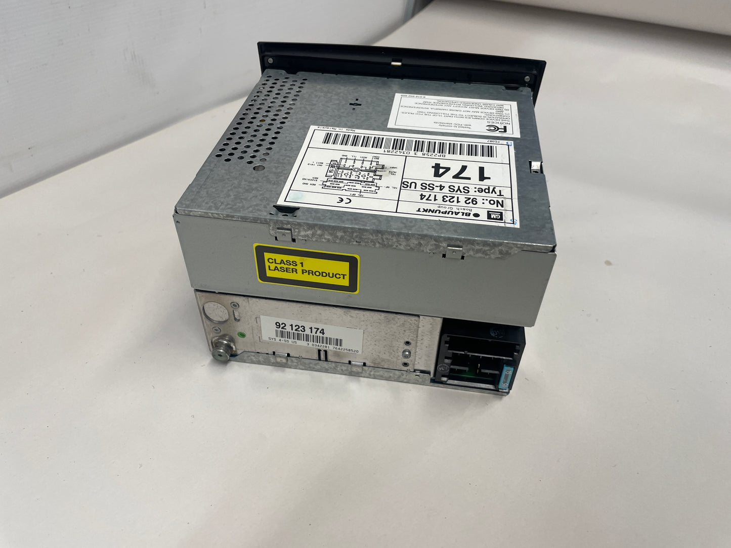 2004 Pontiac GTO Radio Stereo 6 Disk CD Changer Blaupunkt OEM - Day's Parts Yard