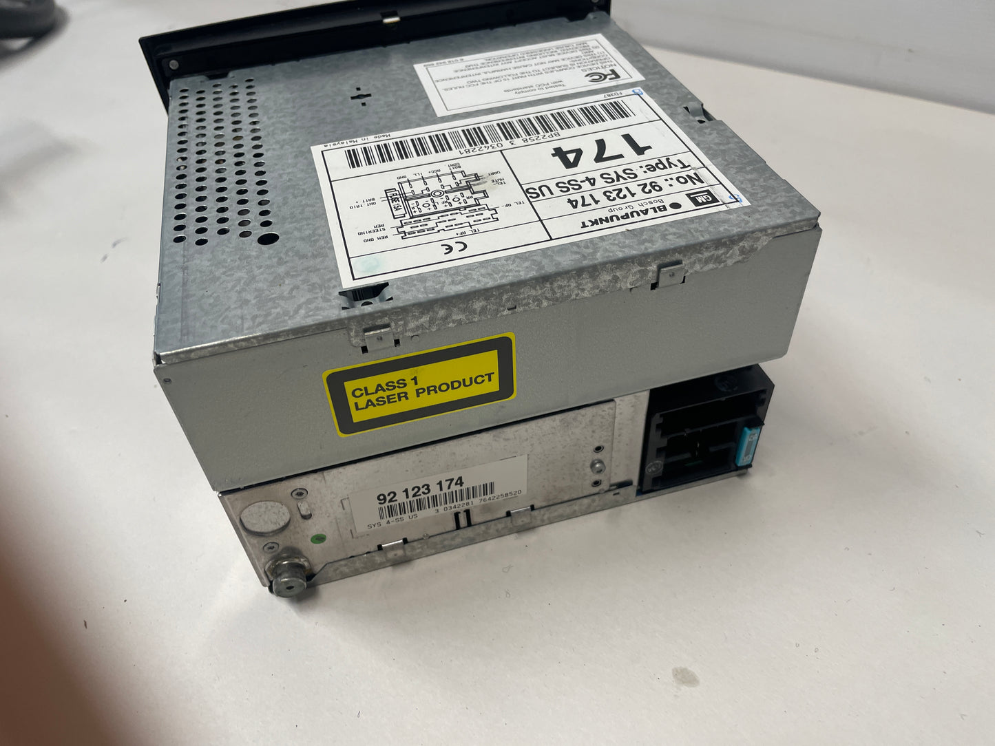 2004 Pontiac GTO Radio Stereo 6 Disk CD Changer Blaupunkt OEM - Day's Parts Yard