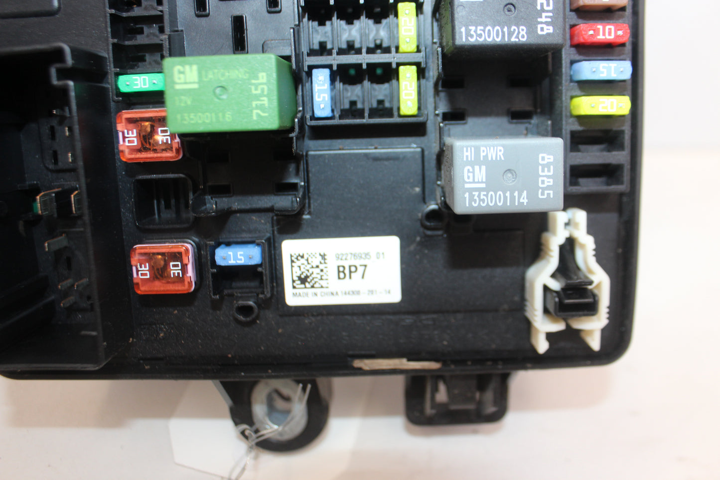 2015 Chevy SS Sedan Rear Fuse Box Relay Panel OEM - Day's Parts Yard