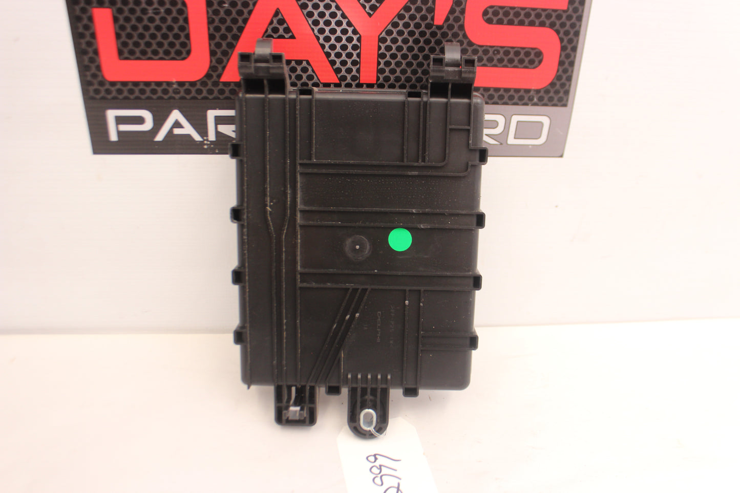2015 Chevy SS Sedan Rear Fuse Box Relay Panel OEM - Day's Parts Yard