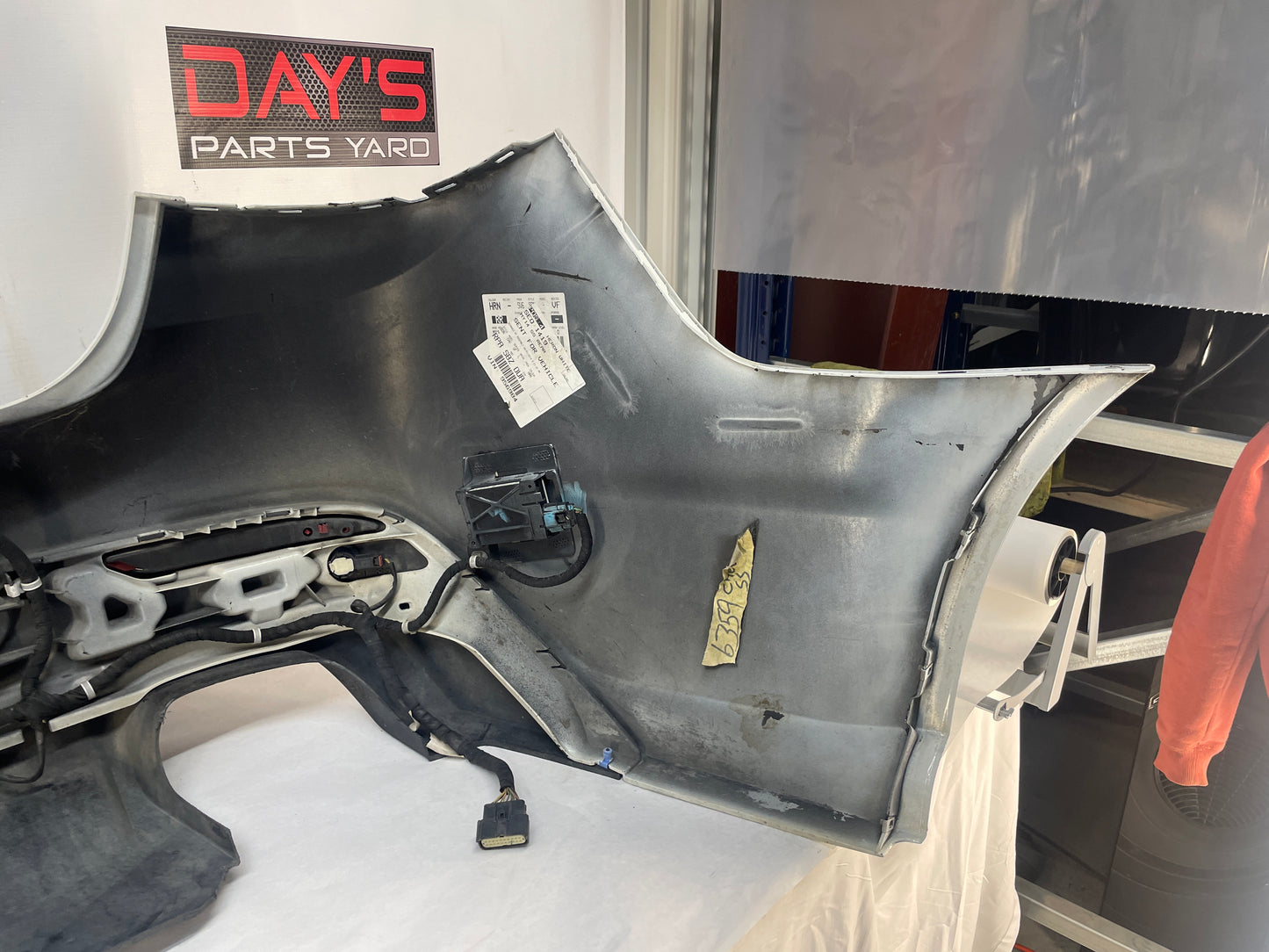 2014 Chevy SS Sedan Rear Bumper Cover Assembly White OEM - Day's Parts Yard