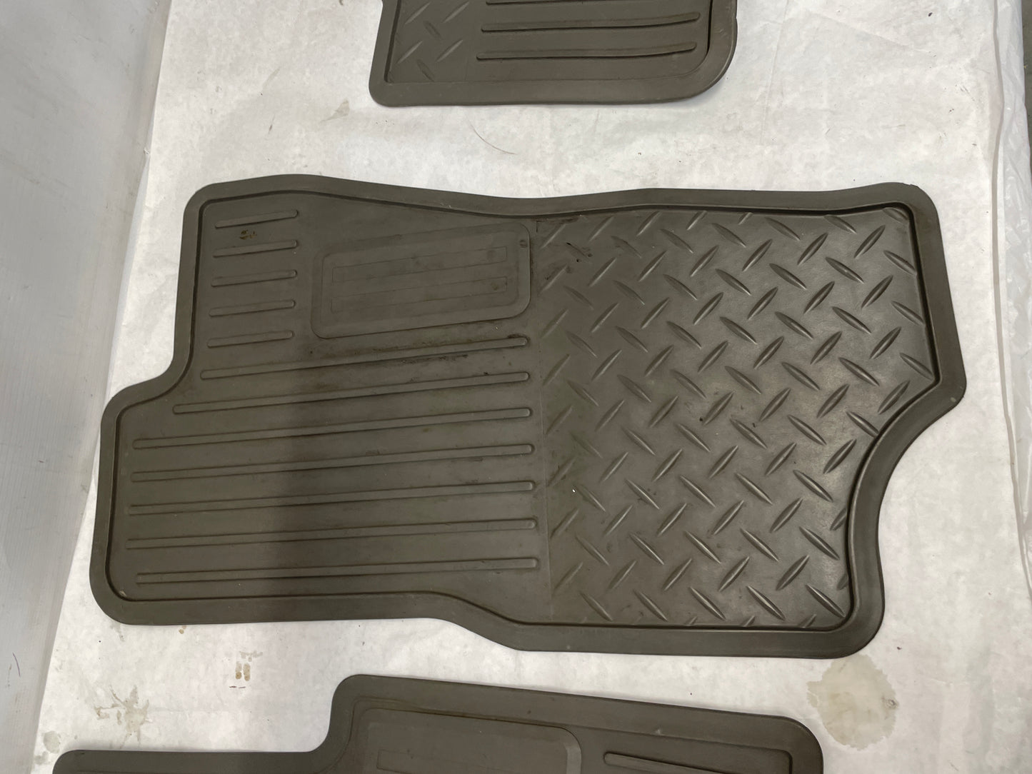 2005 Chevy Avalanche Front and Rear Rubber Floor Mats Aftermarket OEM - Day's Parts Yard