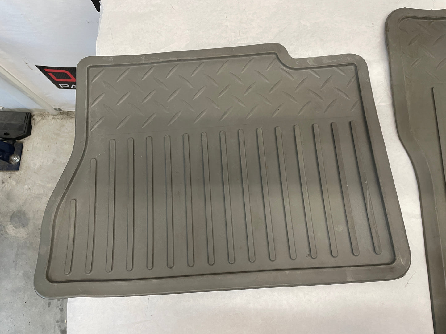 2005 Chevy Avalanche Front and Rear Rubber Floor Mats Aftermarket OEM - Day's Parts Yard