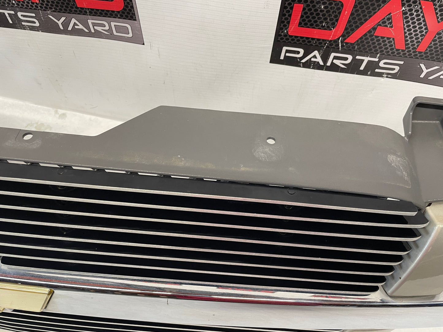 2005 Chevy Avalanche Front Bumper Grille OEM - Day's Parts Yard