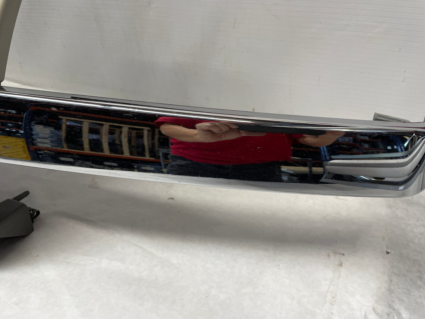 2005 Chevy Avalanche Front Bumper Grille OEM - Day's Parts Yard