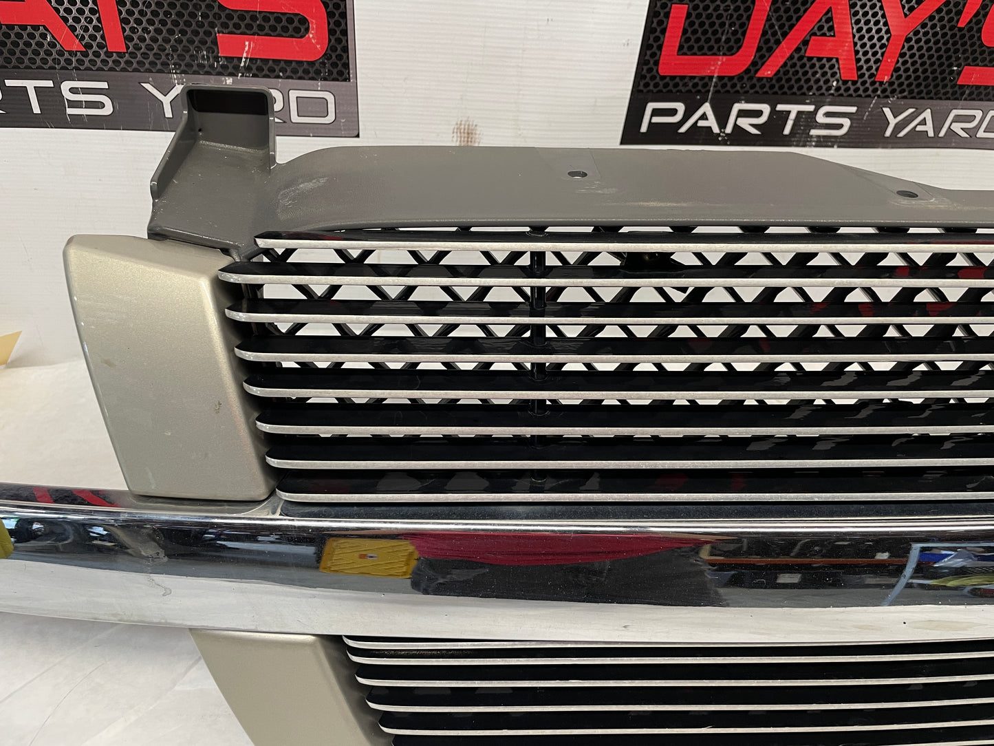 2005 Chevy Avalanche Front Bumper Grille OEM - Day's Parts Yard