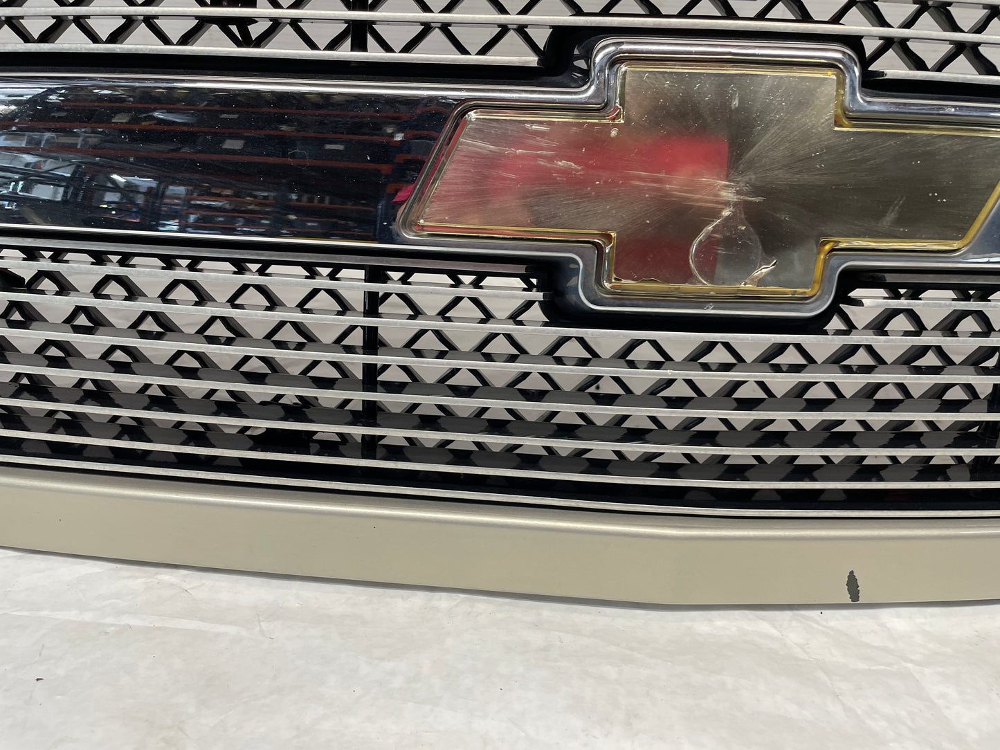 2005 Chevy Avalanche Front Bumper Grille OEM - Day's Parts Yard