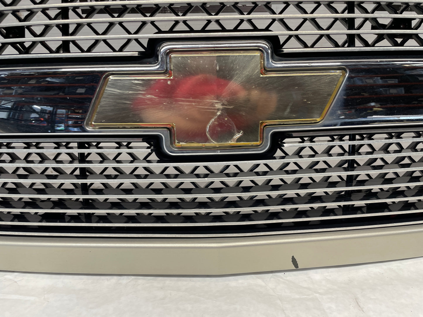 2005 Chevy Avalanche Front Bumper Grille OEM - Day's Parts Yard