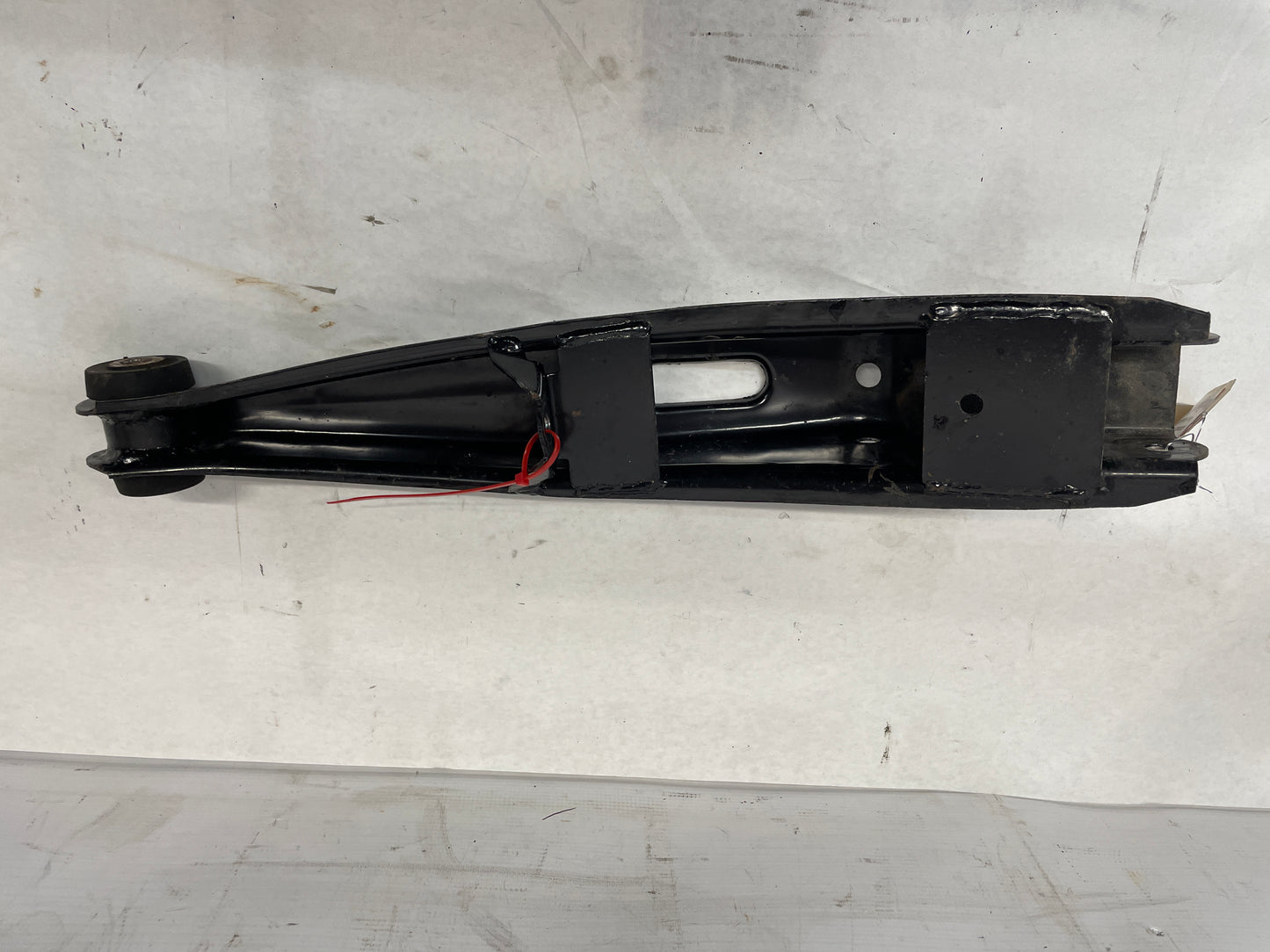 2009 Pontiac G8 GT RH Passenger Rear Lower Control Arm OEM - Day's Parts Yard