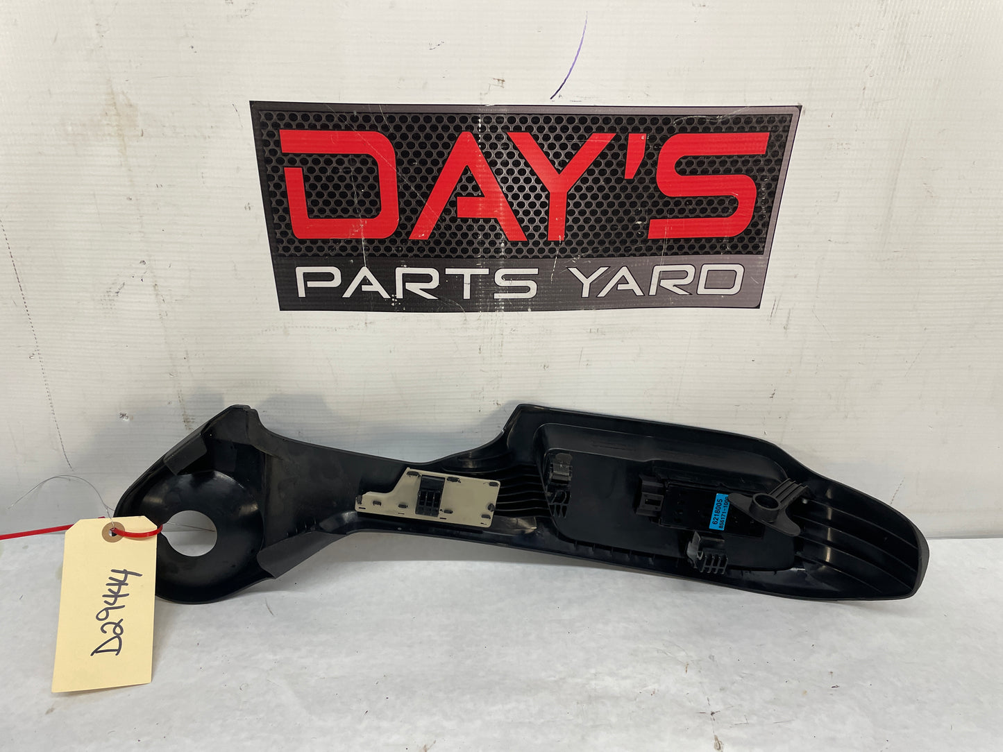 2013 Chevy Caprice RH Passenger Front Power Seat Access Controls Buttons Module OEM - Day's Parts Yard