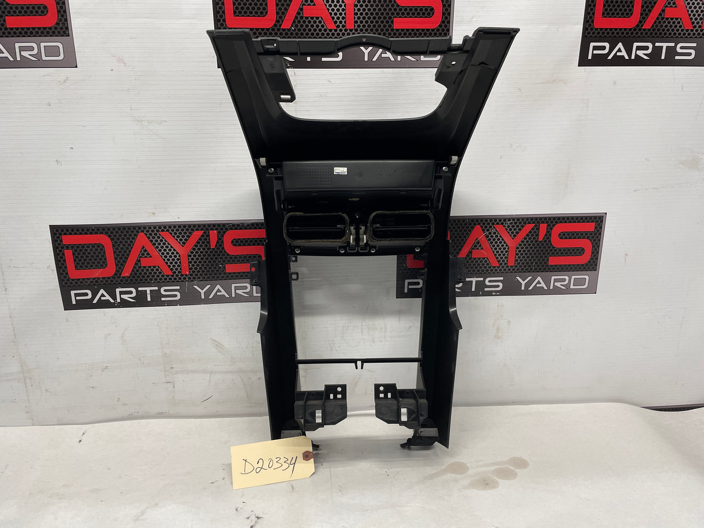 2009 Pontiac G8 Center Dash Radio Bezel Speaker Grill OEM - Day's Parts Yard