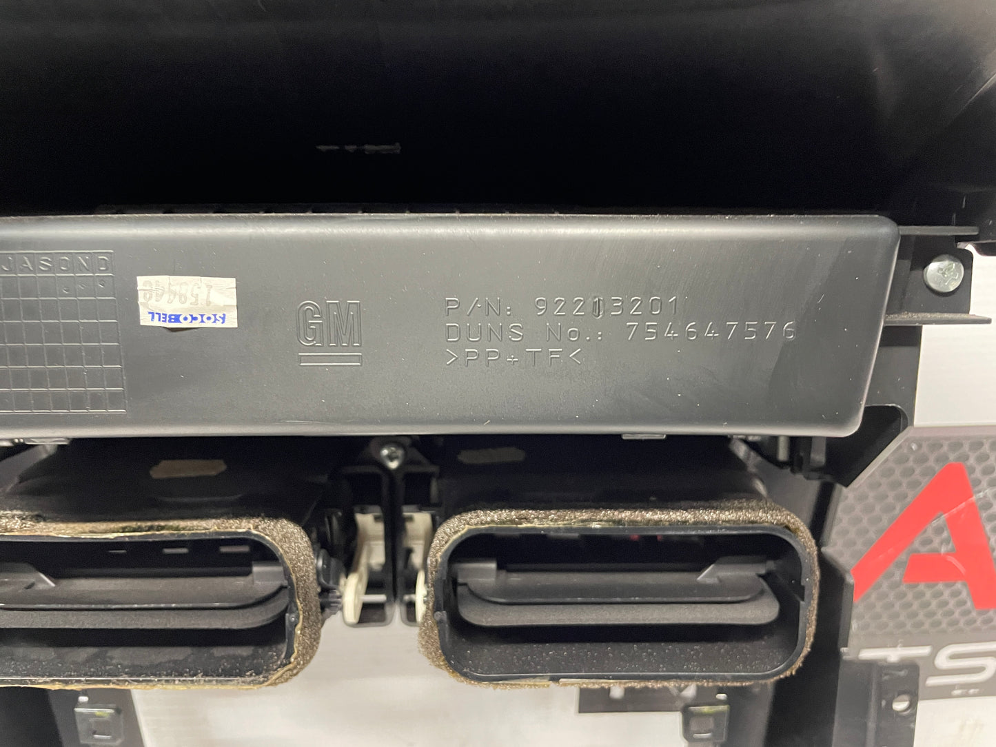 2009 Pontiac G8 Center Dash Radio Bezel Speaker Grill OEM - Day's Parts Yard