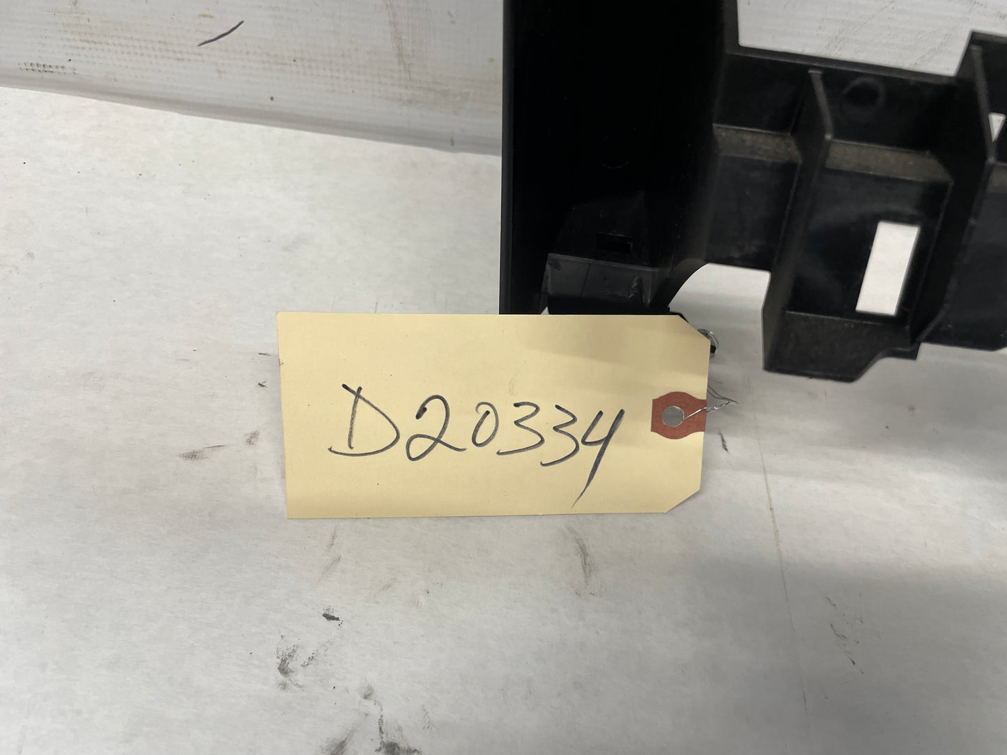 2009 Pontiac G8 Center Dash Radio Bezel Speaker Grill OEM - Day's Parts Yard