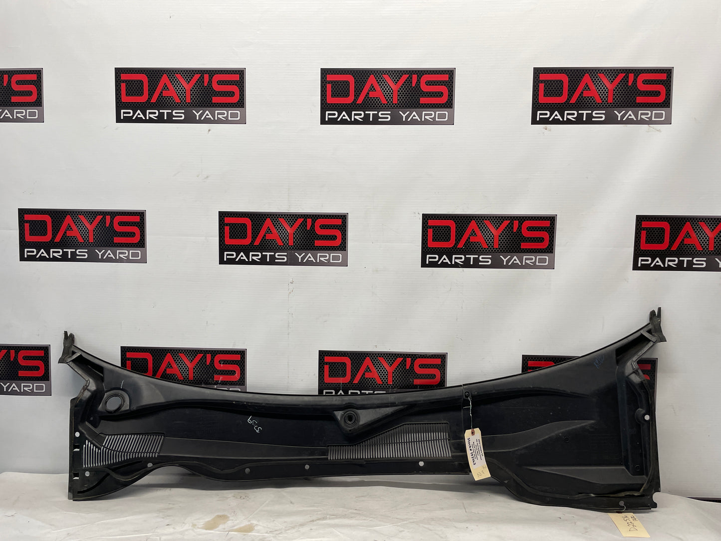2012 Chevy Camaro SS Windshield Wiper Cowl Grille Panel Assembly OEM - Day's Parts Yard