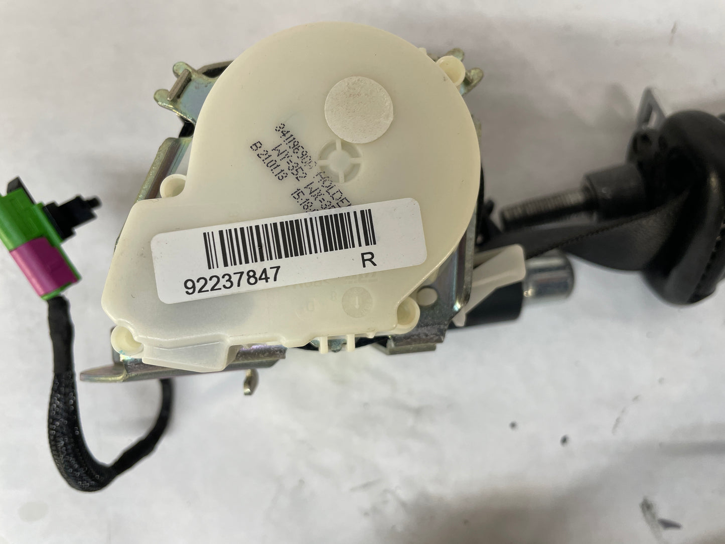 2013 Chevy Caprice PPV RH & LH Front Seat Belt Seatbelt Retractor Pre Tensioner OEM - Day's Parts Yard