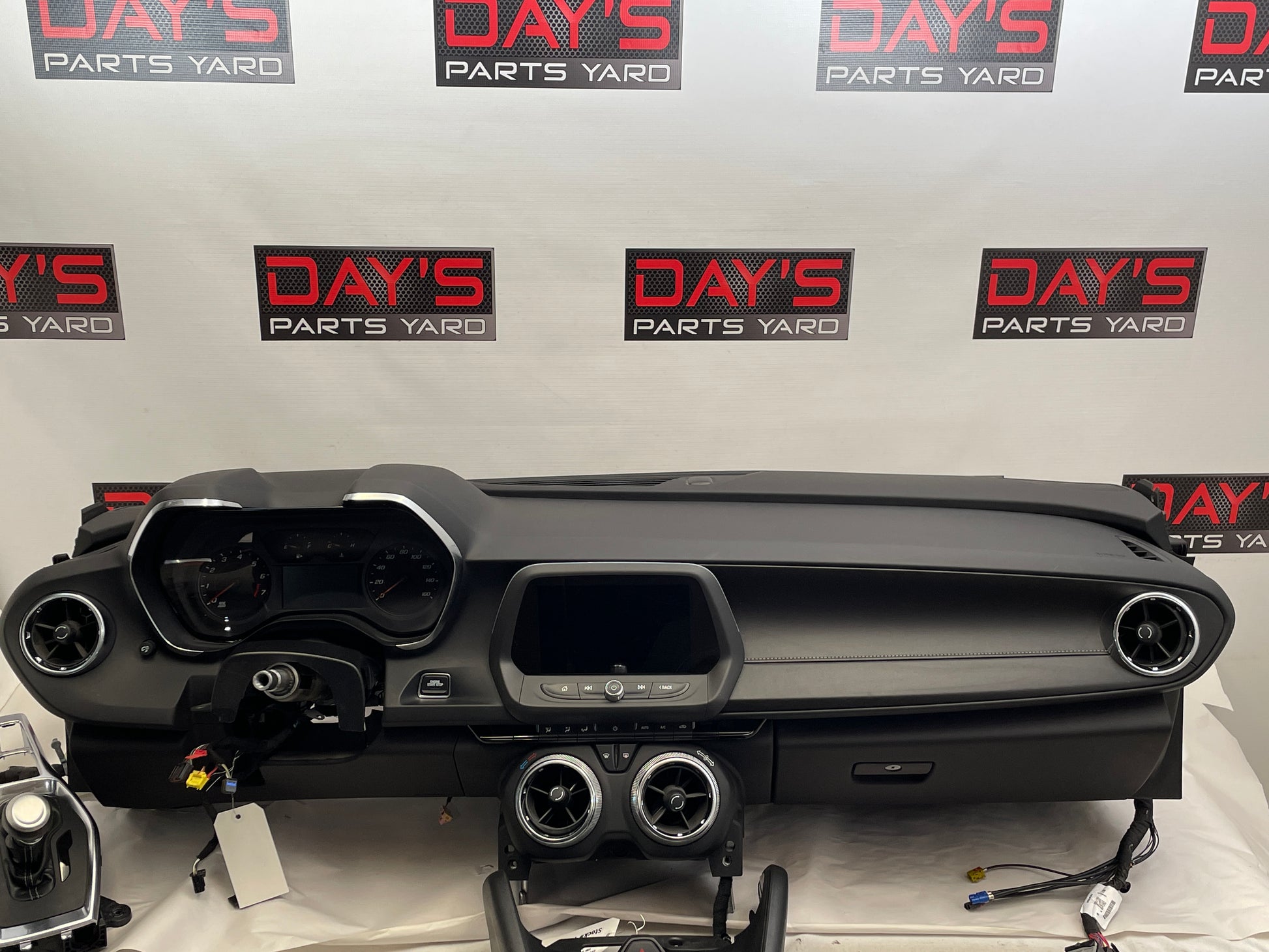 2021 Chevy Camaro SS Complete Dash w/ Shifter OEM - Day's Parts Yard