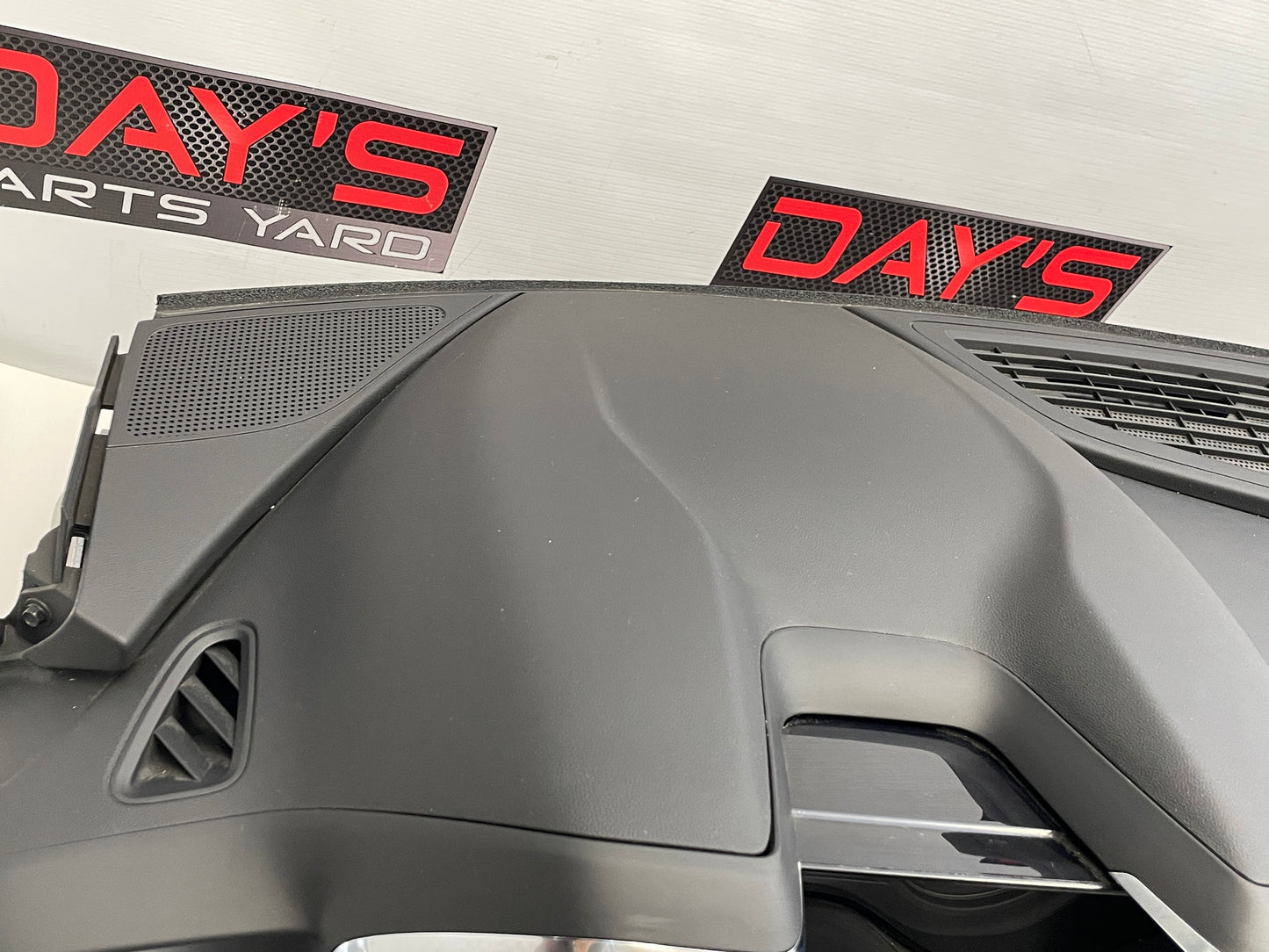 2021 Chevy Camaro SS Complete Dash w/ Shifter OEM - Day's Parts Yard