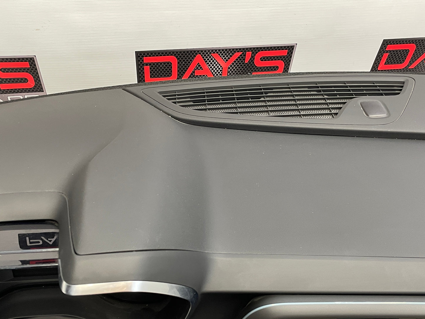 2021 Chevy Camaro SS Complete Dash w/ Shifter OEM - Day's Parts Yard
