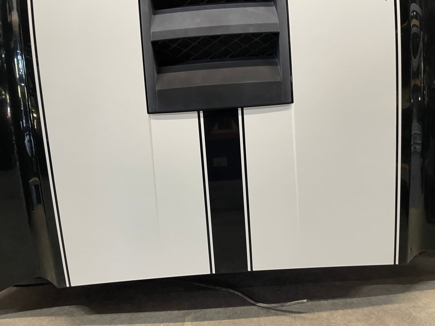2015 Chevy Camaro SS Hood w/ Scoop Vent Insert Black OEM
