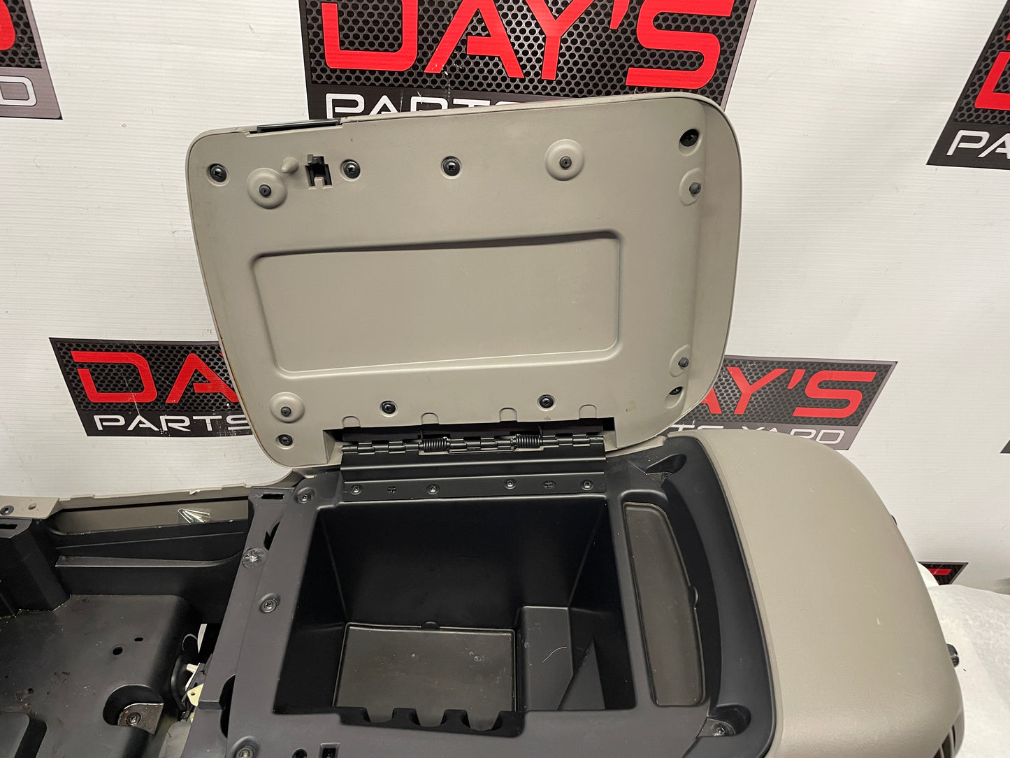 2005 Chevy Avalanche Center Console Armrest Assembly OEM - Day's Parts Yard