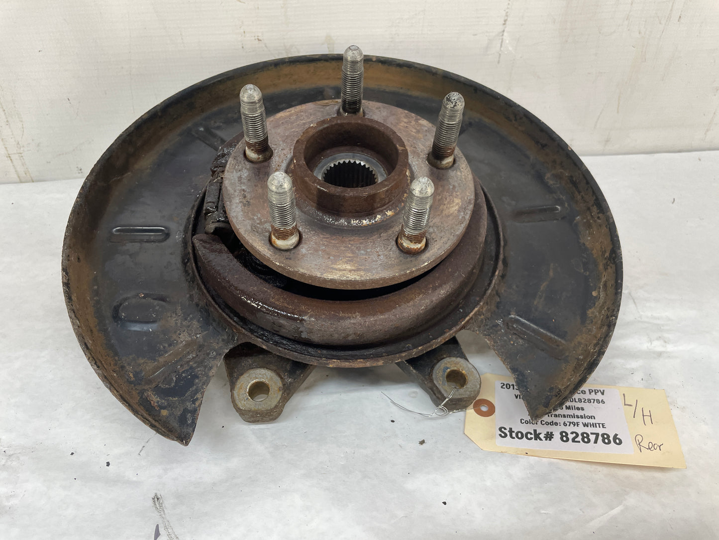 2013 Chevy Caprice PPV LH Driver Rear Suspension Spindle Hub Knuckle Wheel Bearing OEM - Day's Parts Yard