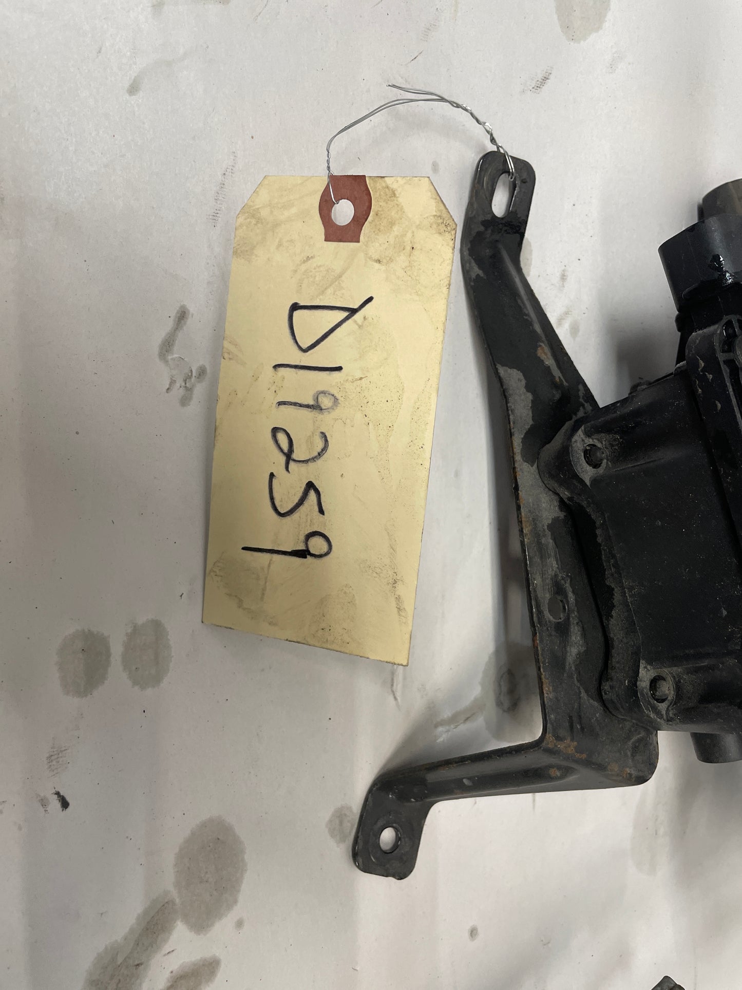 2014 Cadillac CTS-V Coupe Emergency Parking Brake Actuator Assembly OEM - Day's Parts Yard