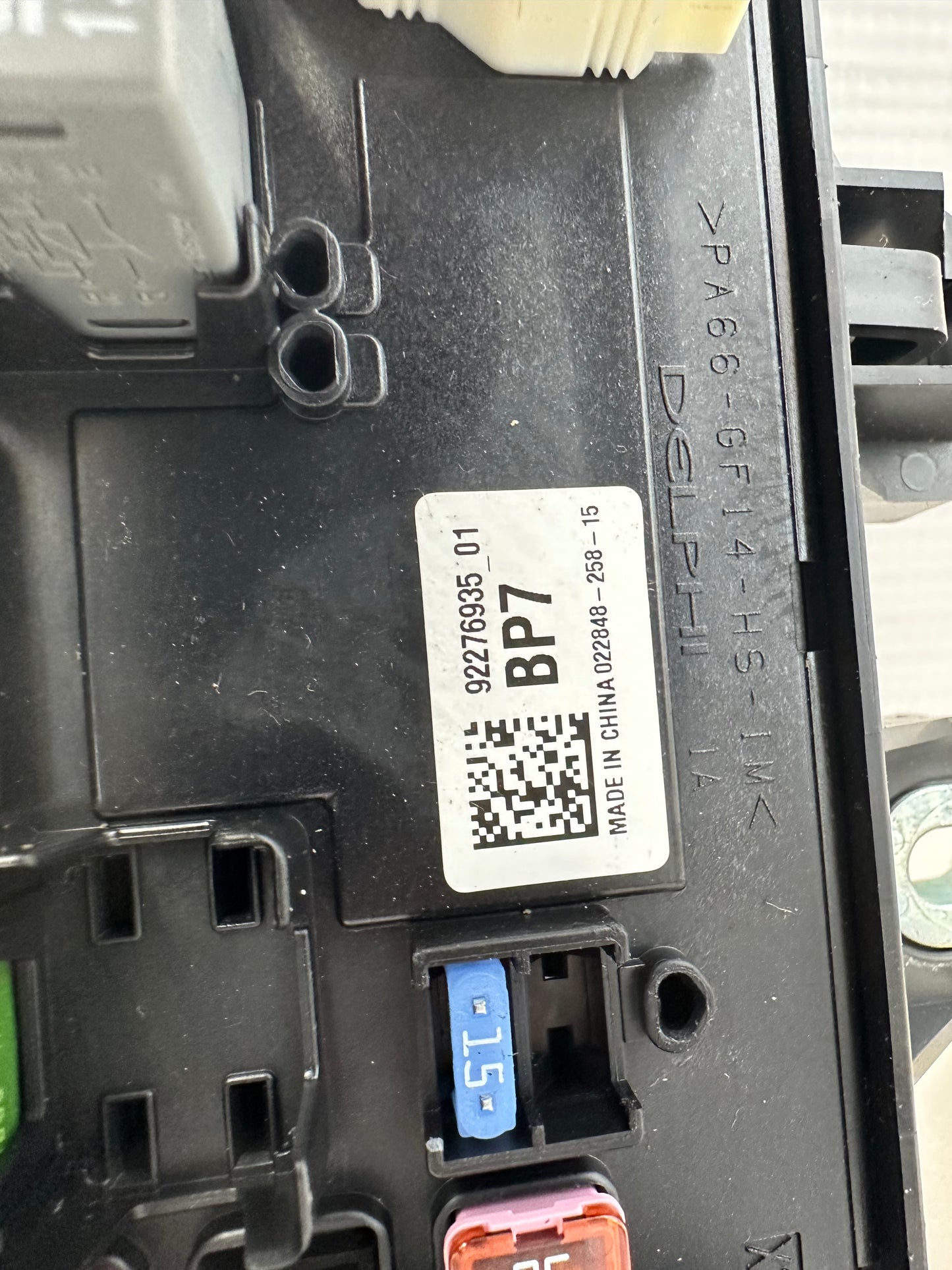 2016 Chevrolet SS Sedan Rear Fuse Box Relay OEM - Day's Parts Yard