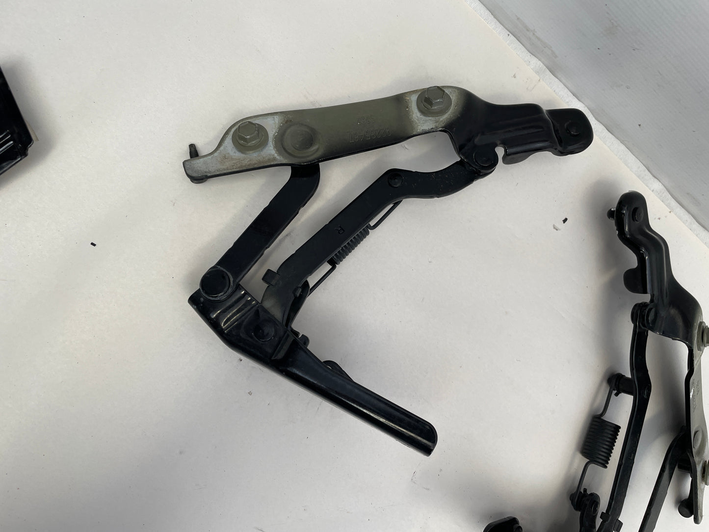 2016 Chevy SS Sedan RH & LH Trunk Hinges OEM - Day's Parts Yard