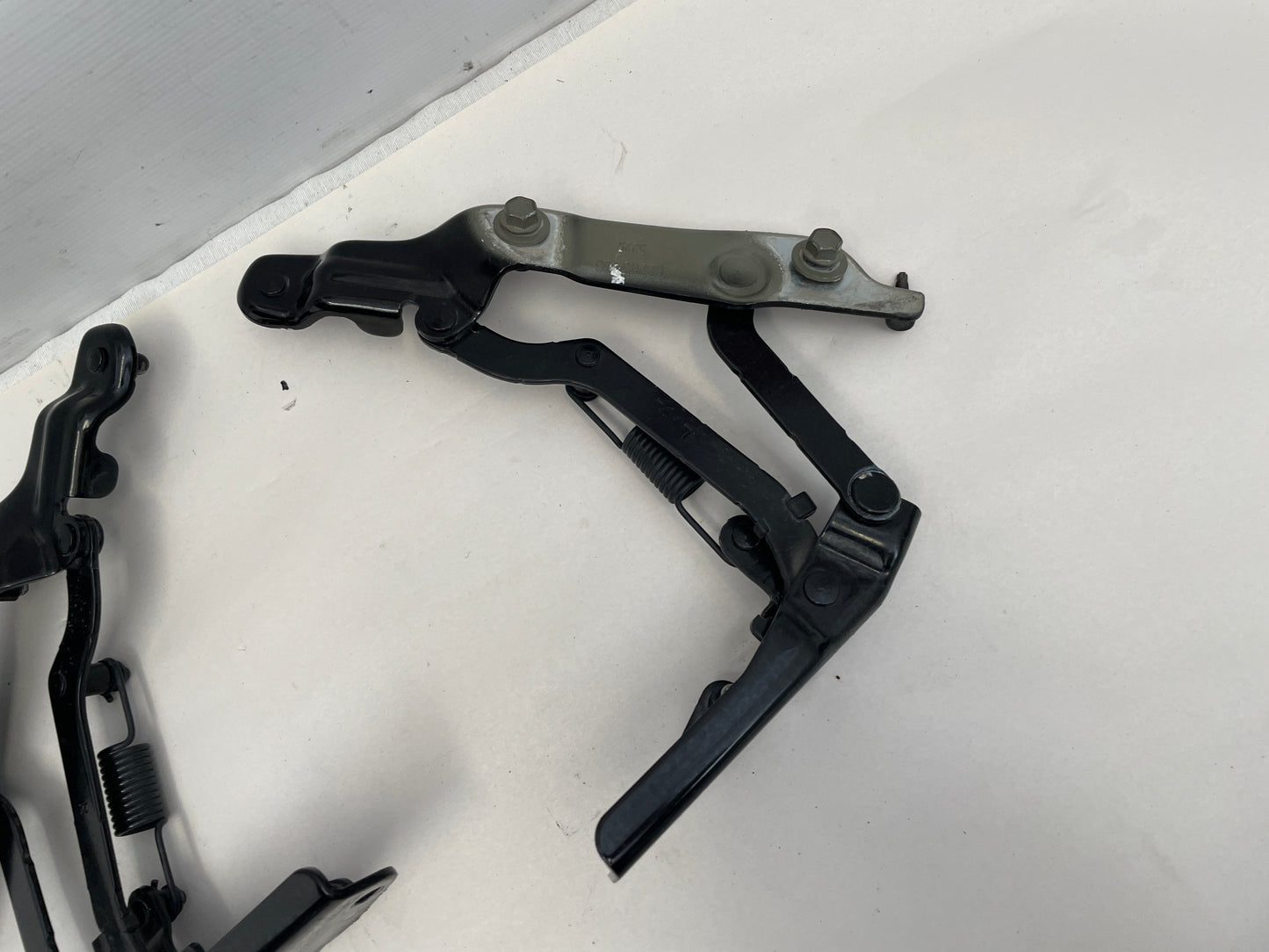 2016 Chevy SS Sedan RH & LH Trunk Hinges OEM - Day's Parts Yard
