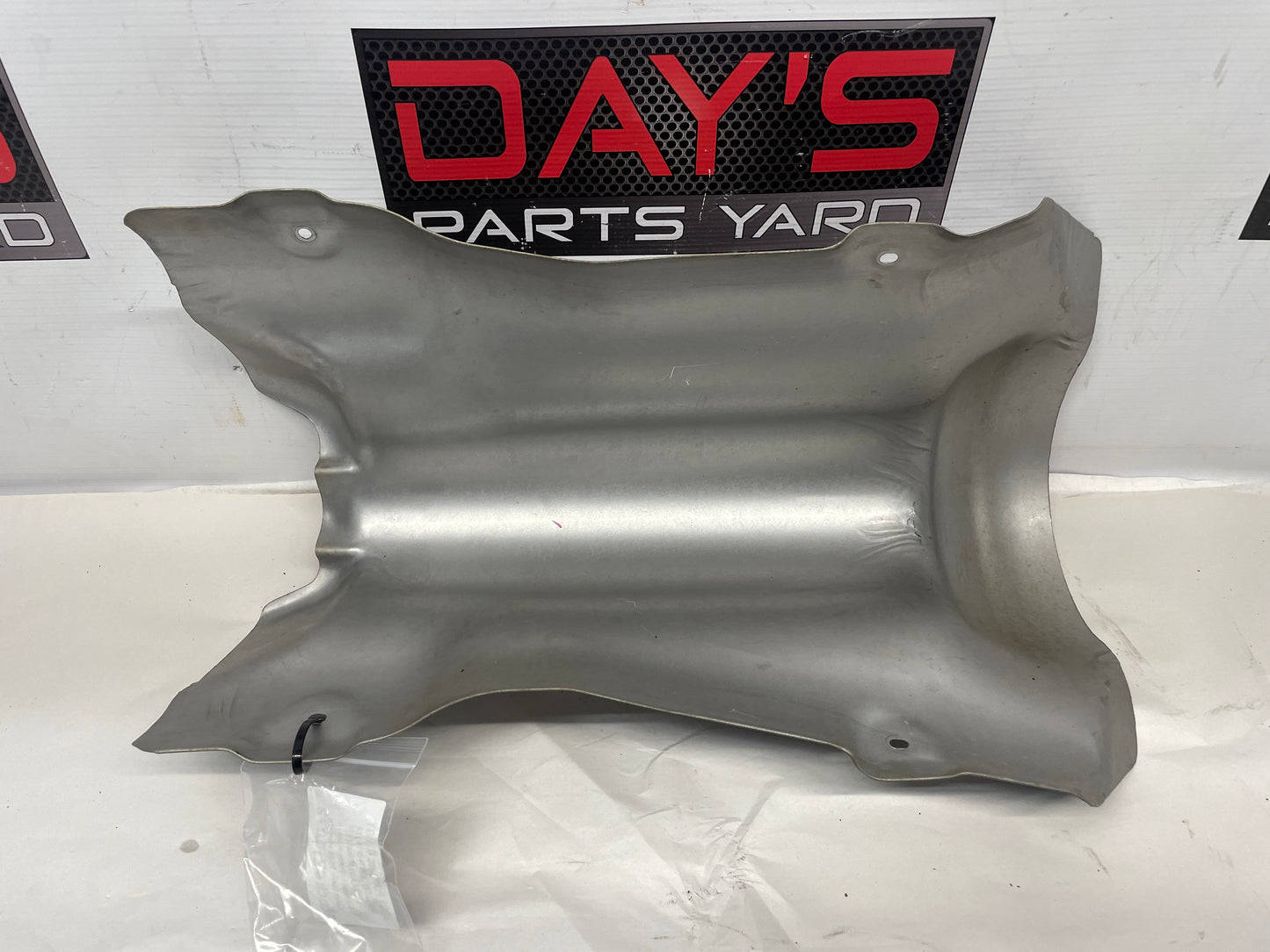 2009 Pontiac G8 GT Transmission Tunnel Exhaust Heat Shield OEM - Day's Parts Yard