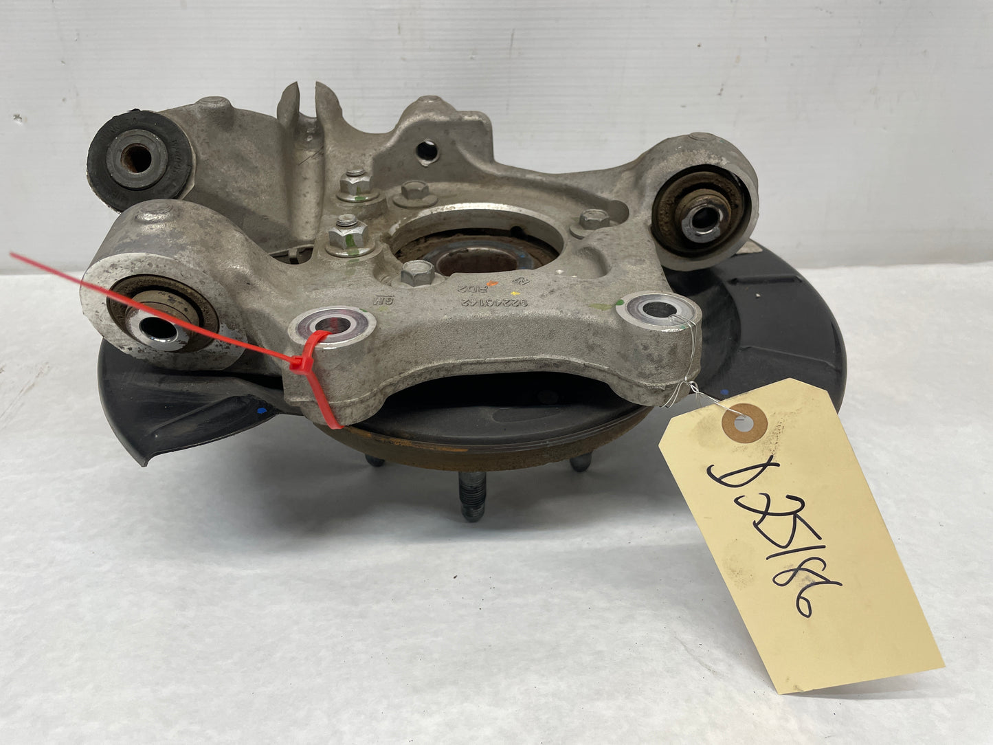2015 Chevy Camaro SS RH Passenger Rear Spindle Knuckle Hub Wheel Bearing OEM - Day's Parts Yard