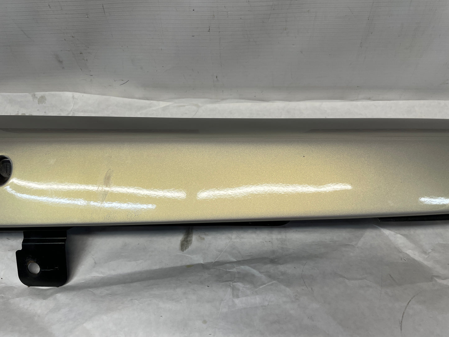 2005 Chevy Avalanche LH Driver Rear Toolbox Bed Lid Cover Door OEM - Day's Parts Yard