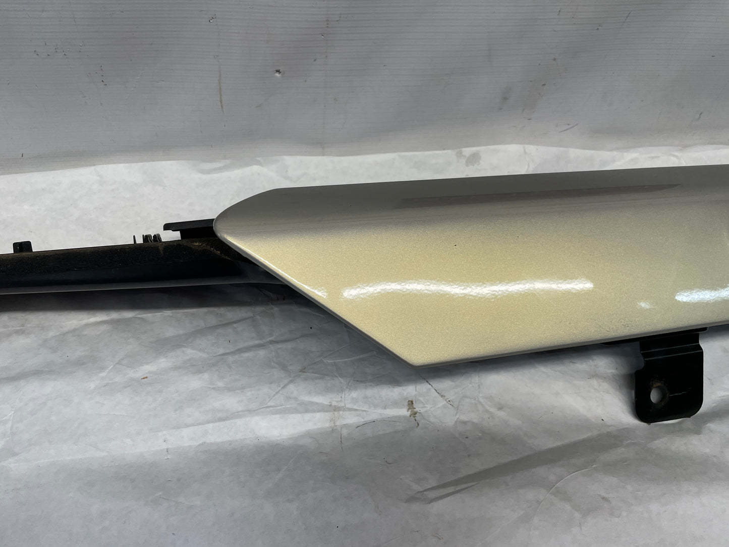 2005 Chevy Avalanche LH Driver Rear Toolbox Bed Lid Cover Door OEM - Day's Parts Yard