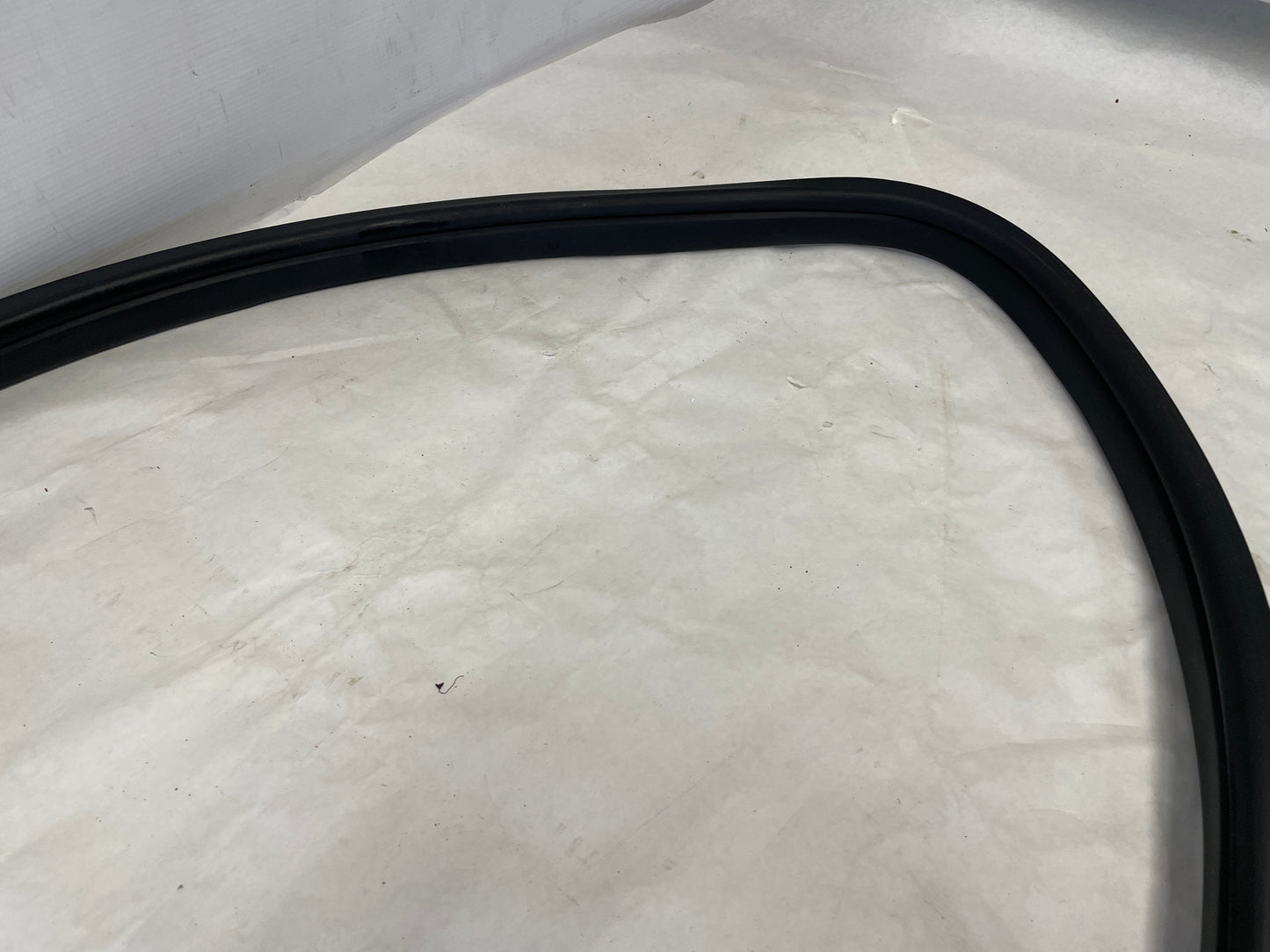 2014 Chevy SS Sedan LH Driver Front Door Rubber Weather Strip Seal OEM - Day's Parts Yard