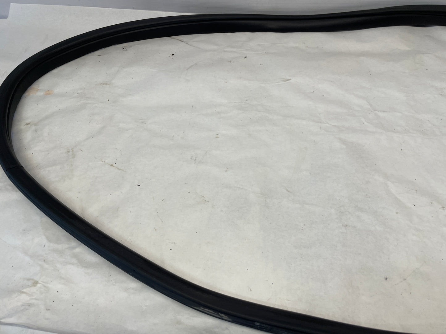 2014 Chevy SS Sedan LH Driver Front Door Rubber Weather Strip Seal OEM - Day's Parts Yard