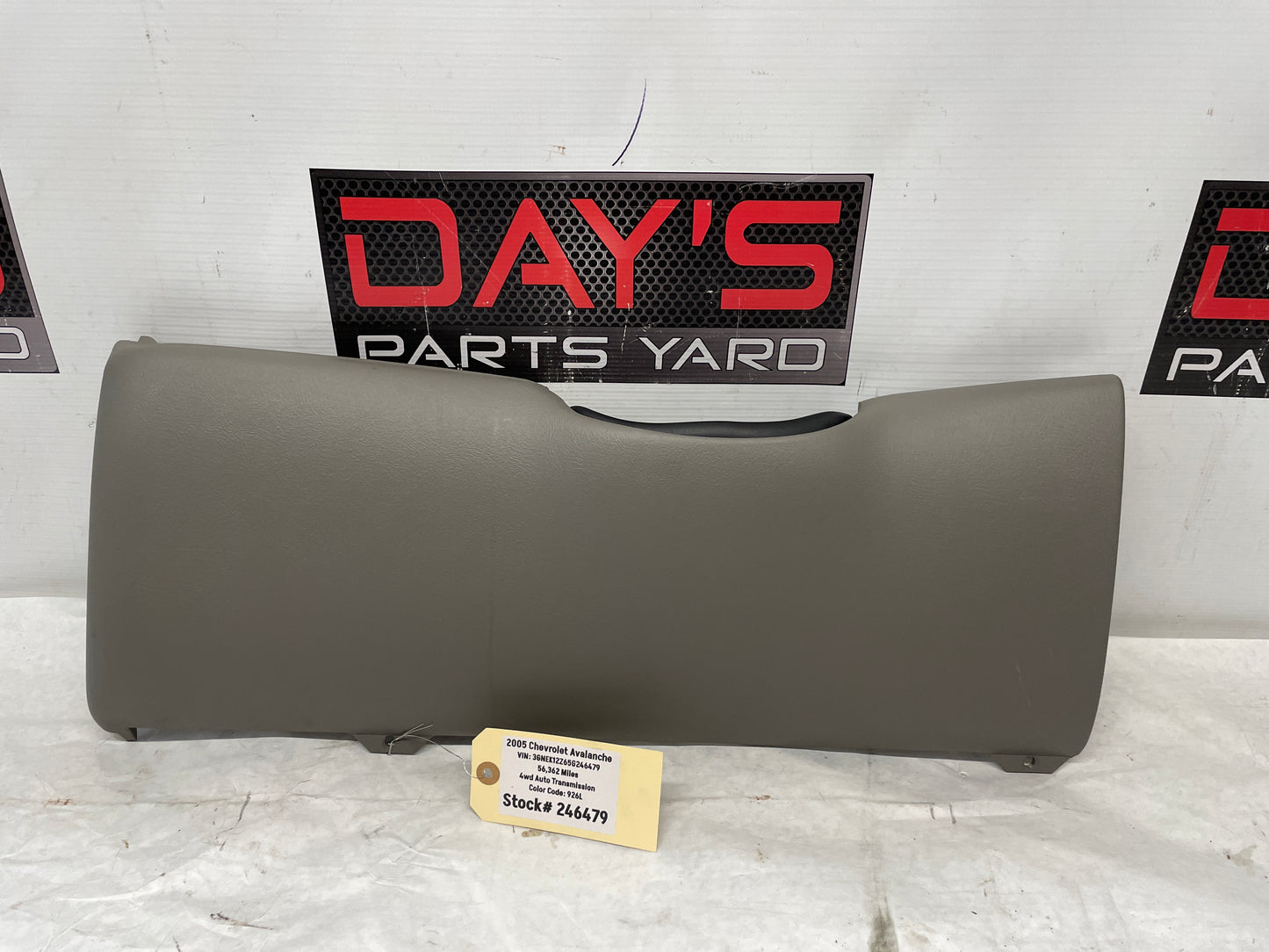 2005 Chevy Avalanche LH Driver Lower Dash Knee Bolster OEM - Day's Parts Yard