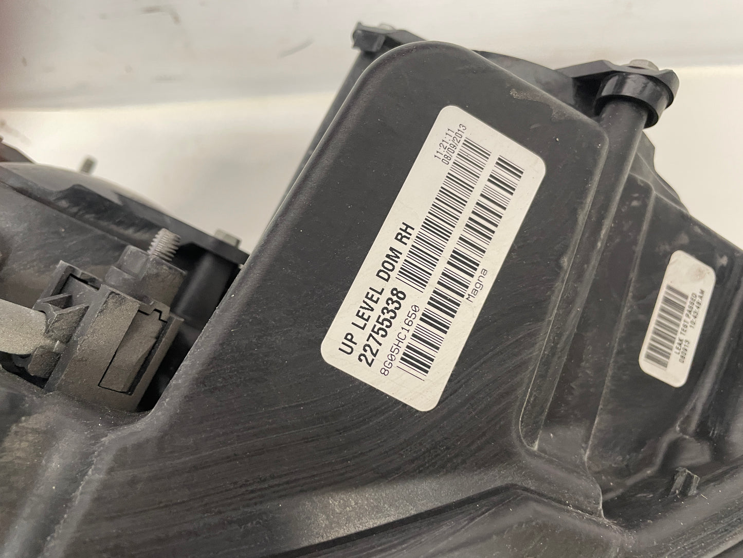 2014 Cadillac CTS-V Coupe RH Passenger HID Xenon Head Light Headlight Lamp OEM - Day's Parts Yard