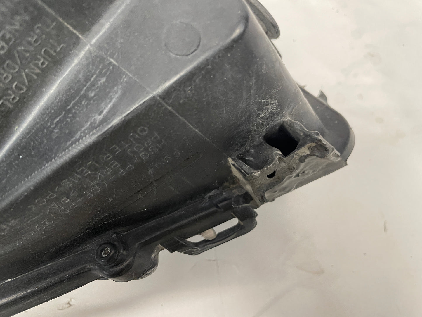 2014 Cadillac CTS-V Coupe RH Passenger HID Xenon Head Light Headlight Lamp OEM - Day's Parts Yard