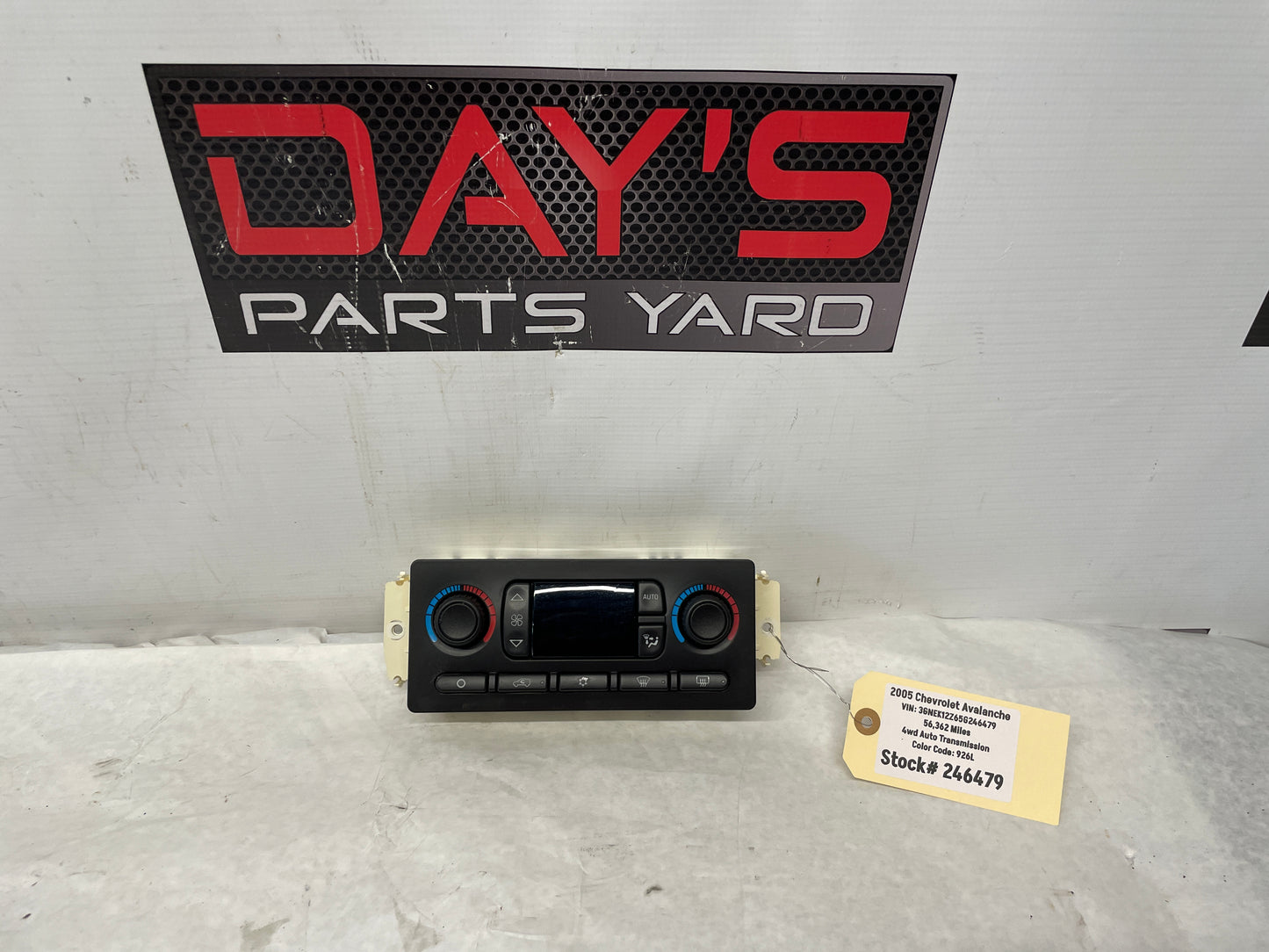 2005 Chevy Avalanche HVAC Climate Control Dash Unit OEM - Day's Parts Yard